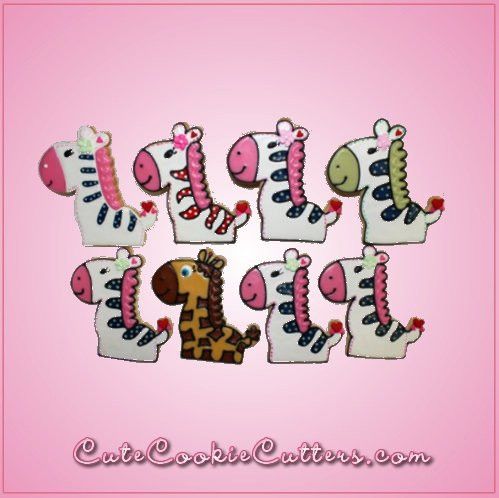 Pink Georganne Giraffe Cookie Cutter